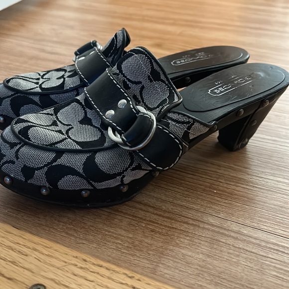 VINTAGE COACH CLOGS! - Picture 2 of 2